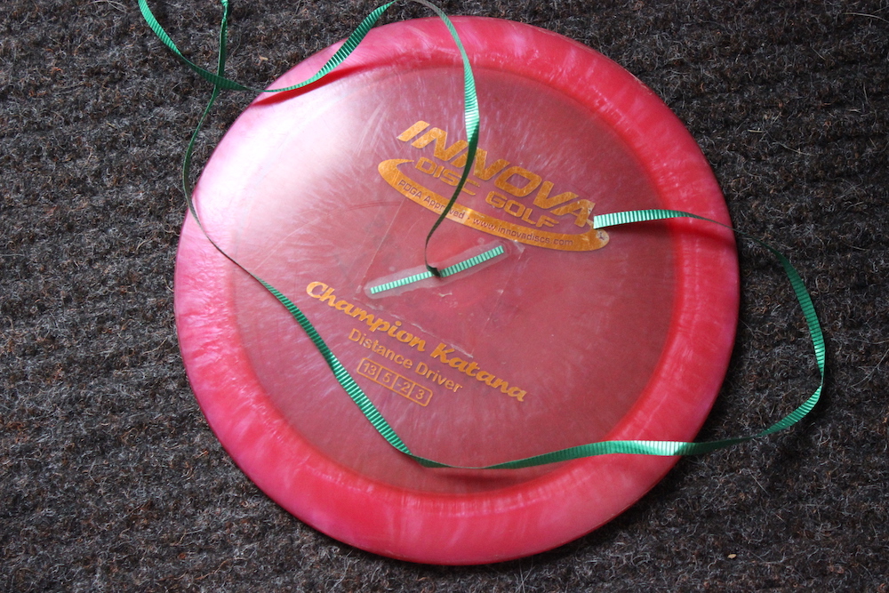 And this ladies and gentlemen, is why we ribbon our discs when playing in  deep snow : r/discgolf